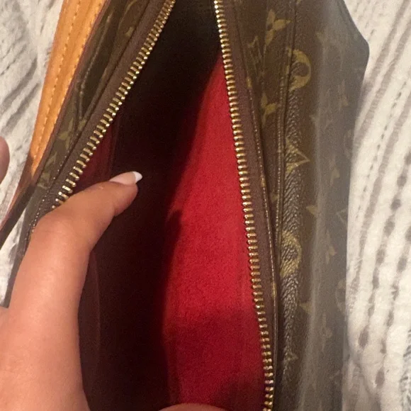 Louis Vuitton Brown and Tan Monogram Bag - Picture 6 of 7